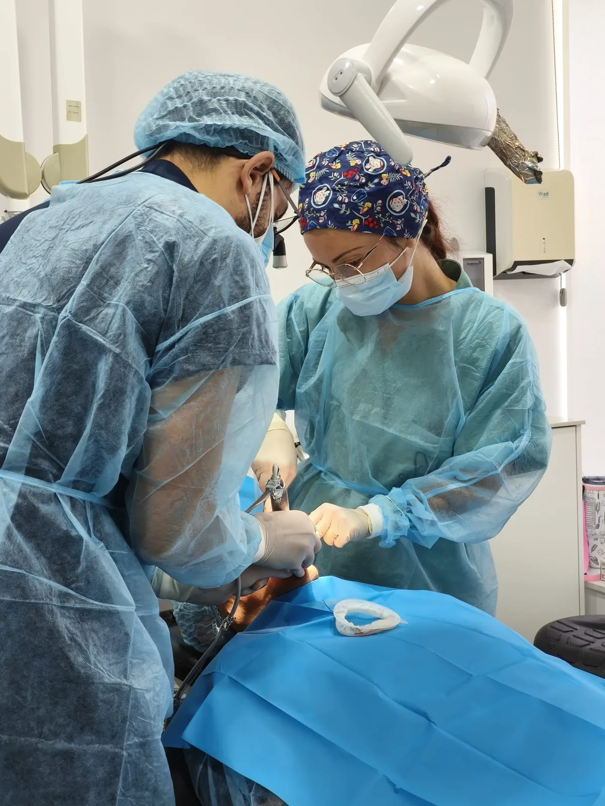 Tratamento clínico dentário realizado por equipa da Clínica IAL